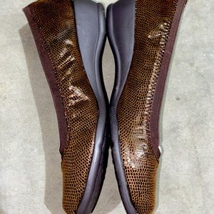 Size 6 Softstyle (Soft Style) Hush Puppies brown wide wide comfortable shoes NEW